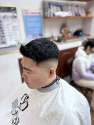-尤司男士国潮理发馆