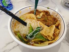 -弘束束柳州深巷螺蛳粉(珠江路店)
