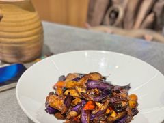 牛肝菌黑蒜烧茄子-一坐一忘云南菜(卓悦中心)