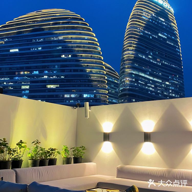 北京美食探店｜看望京soho夜景🌃吃小龙虾🦞
