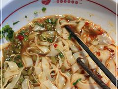 -呷佬·长沙手工米粉(金沙江路店)