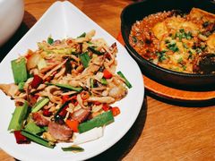 -云海肴·汽锅鸡·云南菜(天山百盛优客店)