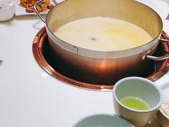 -洪氏嗨捞·猪肚鸡火锅(阳光天地店)
