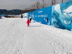 -荣盛康旅野三坡滑雪场