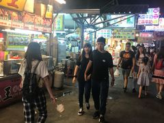 -六合夜市