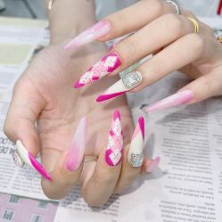 -七彩虹美甲美睫 半永久