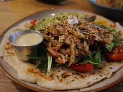 照烧鸡肉配牛油果拉法沙拉-HELLO 27 意面·沙拉·帕尼尼