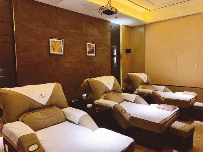 金色印象影院式足体养生金沙店