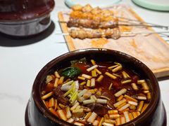 -亚伟瓦罐面美食城(淇县总店)