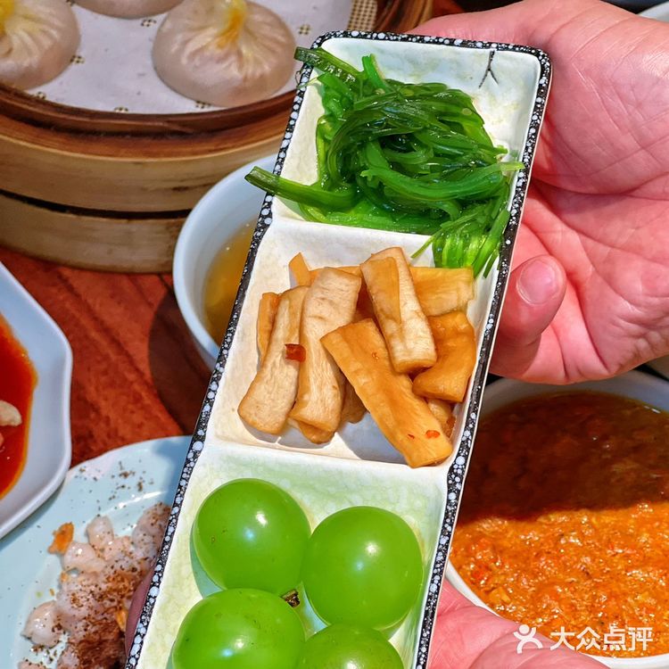暑假来上海必打卡的蟹黄面