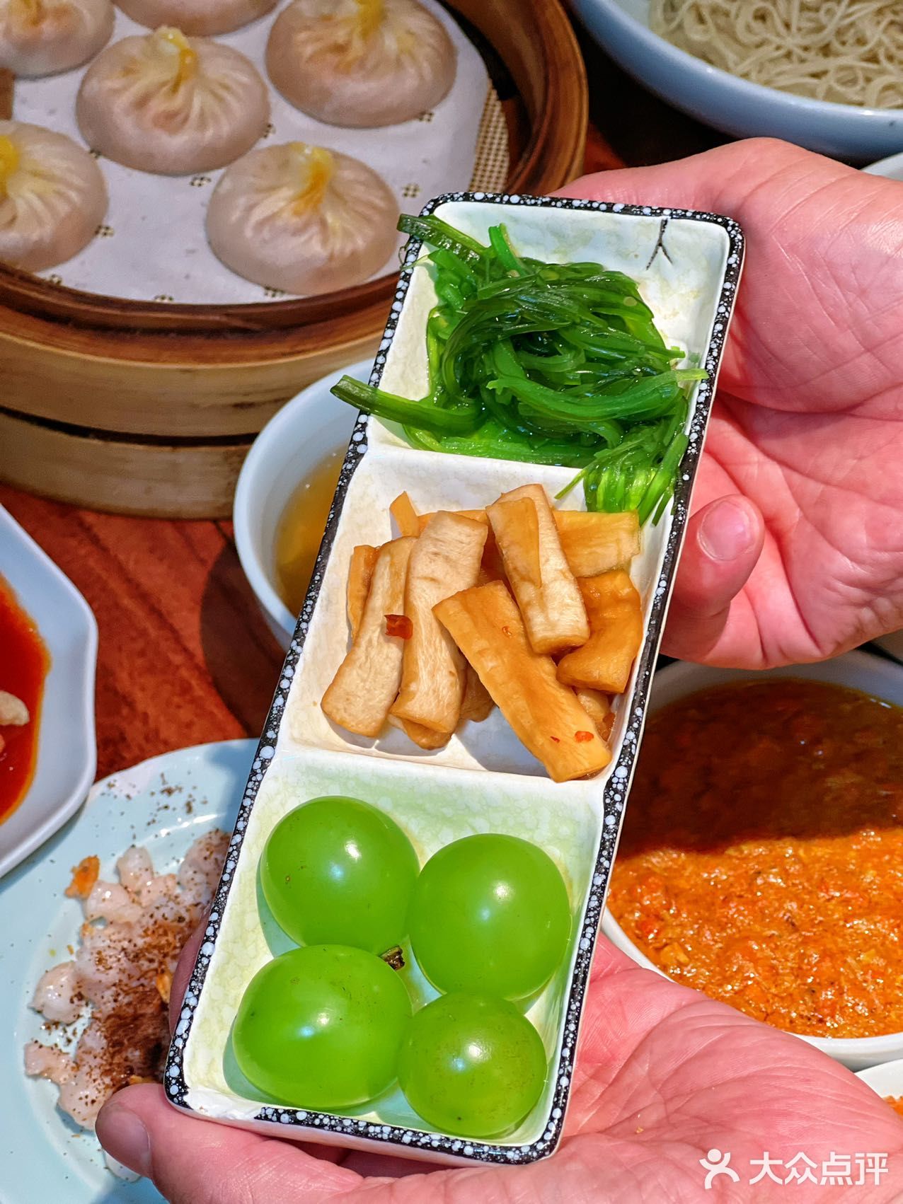暑假来上海必打卡的蟹黄面