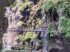 -马岭河峡谷风景区