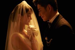 -雪中彩影婚纱摄影·微光艺术中心