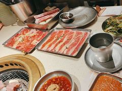 -蚂蚁洞·烤肉大营地(上海静安大悦城店)
