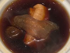 黑蒜鲟龙鱼筋炖汤-映水芙蓉(上海万象城店)