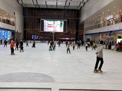 -冰纷万象滑冰场(赣州华润万象城店)