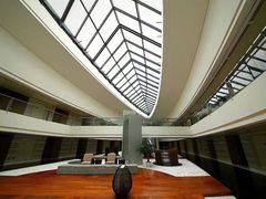 -上海滴水湖皇冠假日酒店