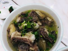 滋补牛尾汤-犇逸·乐山跷脚牛肉·四川现炒(览海店)