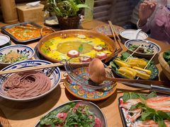 -洱火云南酸菜牛肉火锅(石景山当代商城店)