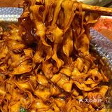 青岛巨好吃的炒鸡，饭点人巨多[流泪]