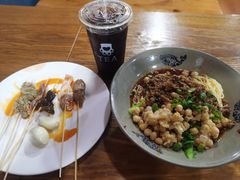 -丁丁猫重庆小面(徐州路店)