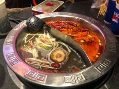红油鸳鸯锅-热辣宗师·串串火锅(万达金街店)