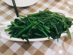 w蒜蓉炒空心菜-新大咀港式茶餐厅(宝山万达店)
