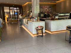 -星巴克臻选(深圳龙华红山天虹店)