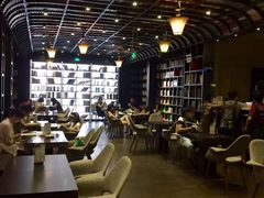 -钟书阁(松江泰晤士小镇店)