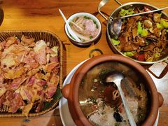 -老滇山寨•云南特色菜•地方菜•民族风情歌舞表演(金碧店)