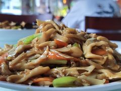 肉炒栗树蘑菇-何适山庄 ·可团建(水长城P2停车场店)