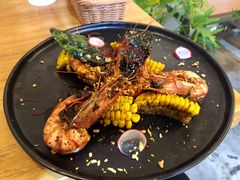 惹味胡椒虾配烤玉米-CHILLAX轻乐时(侨建·Hi City店)