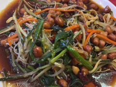 -闯关东东北农家菜(崂山石老人店)
