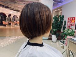 -BULB STUDIO 巴柏明星发型工作室