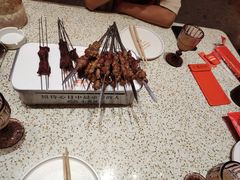 -小董哥烤串·爆汁大油边(故宫店)