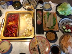 -尚尚仙·酸汤猪手·猪肚鸡火锅(华联万柳购物中心店)