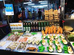 -六合夜市