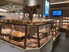 面包甜点陈列柜-山崎面包(静安久光店)