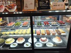 -雍容荟帝王蟹活龙虾展台自助(IFS黑金店)
