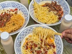 -李与白包子铺(桐梓林店)