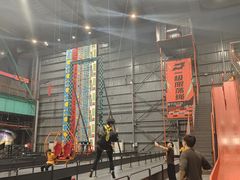 -极限PLAY运动娱乐新世界·团建派对表演休闲馆·室内高空游乐园