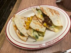 墨西哥烤牛肉芝士夹饼-玛格萝妮比萨屋(四平店)