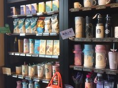 零售区-星巴克臻选(盐城金鹰聚龙湖店)