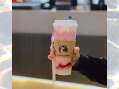 草莓很好喝-瑞幸咖啡(第一城店)