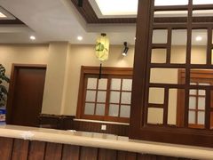 大堂-华盛园卷子王农家菜水库鱼