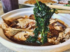 红烧河鱼秧草-鸿运酒楼