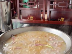 -老来福·非遗酸汤兔(凯旋路店)