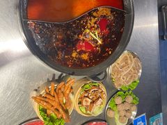 -鹿鸣山草本茶香火锅(园西路店)