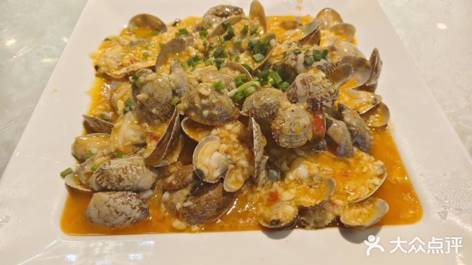 今天和朋友一起来这家餐厅吃饭，氛围特别舒服