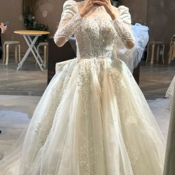 -现代经典婚纱摄影